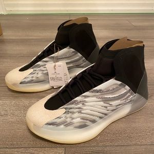 Yeezy Basktbl - Qntm in Size 9.5
